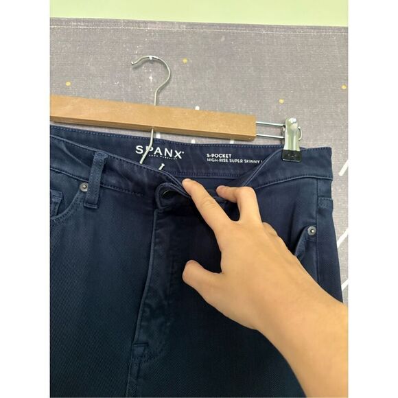 Spanx High Rise 5 Pocket Skinny Jeans - Picture 4 of 4